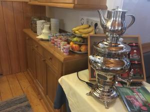 Makanan di atau di tempat lain dekat hotel