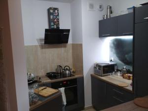 Kitchen o kitchenette sa Walbrzych - przytulne, nowe mieszkanie