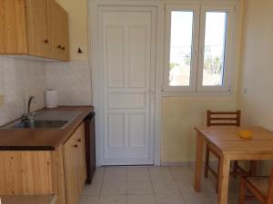 Gallery image of Yellow house in Lassi