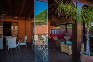 Patio lub wspólna przestrzeń na świeżym powietrzu w obiekcie Hotel Coral Playa