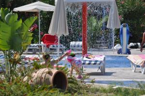 Zahrada ubytování Matina Pefkos Aparthotel