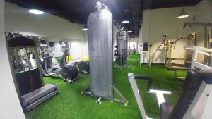Spordikeskus ja/või sportimisvõimalused majutusasutuses Cross Health Spa Center