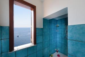 A general sea view or a sea view taken from Az apartmant