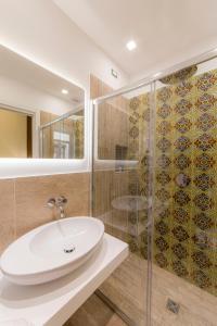 Koupelna v ubytování Suites Sorrento Elegance + 21 fotografií