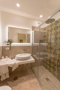 Koupelna v ubytování Suites Sorrento Elegance