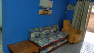 Posezení v ubytování Flat Condominio Gaivotas Alcobaça BA a 100 metros do mar