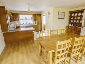 Kuchyň nebo kuchyňský kout v ubytování Maison de Kilbride