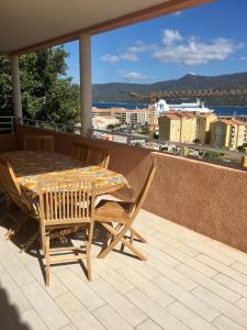 Nespecifikovaný výhled na hory nebo výhled na hory při pohledu z apartmánu