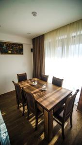 Istumisnurk majutusasutuses Hotel King Tom