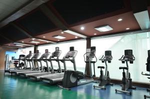Fitness centrum a/nebo fitness zařízení v ubytování Trace Suites by SMS Hospitality