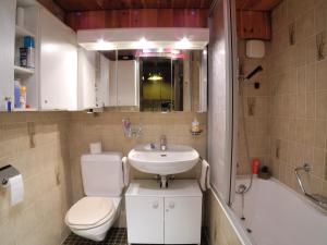 Ένα μπάνιο στο Cosy 3.5 pièce à Täsch