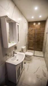 Vannituba majutusasutuses Hotel King Tom