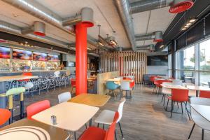 Restaurace v ubytování ibis Hotel München Messe