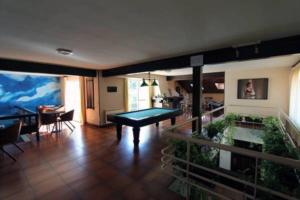 Biljardipöytä majoituspaikassa Hotel Rural & Spa Las Nubes