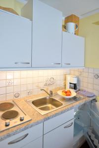 Kuchnia lub aneks kuchenny w obiekcie Pension und Apartments Landhaus Marie