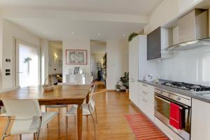A kitchen or kitchenette at B&B Il Ramaiolo