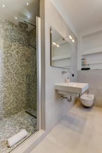A bathroom at B&B Il Ramaiolo