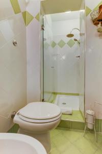 A bathroom at B&B Il Ramaiolo