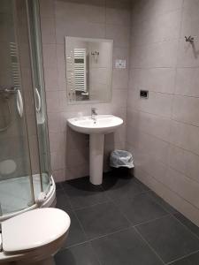 Hostal Levante Barcelona tesisinde bir banyo