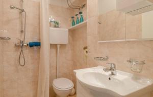 Kúpeľňa v ubytovaní Okuklje Holiday Home