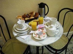 Comida no hotel ou em algum lugar perto