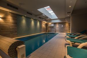 Basen w obiekcie Villa Bravo & SPA lub w pobliżu