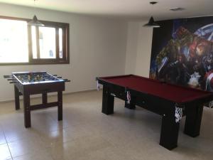 Biliardový stôl v ubytovaní Flat Club Meridional Carneiros