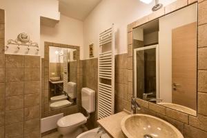 Albergo Diffuso Sutrio Zoncolan的一间浴室