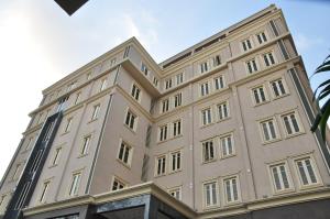 O edifício onde o hotel está situado