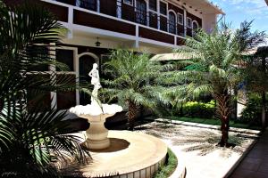 Vrt pred nastanitvijo Hotel Js
