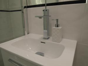 Kúpeľňa v ubytovaní Apartament MODERN SCANDI Waszyngtona