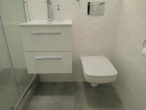 Kúpeľňa v ubytovaní Apartament MODERN SCANDI Waszyngtona