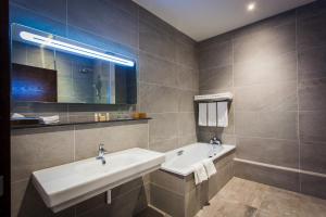 Bagno di Amber Springs Hotel