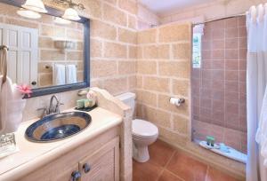 Ванна кімната в Little Arches Boutique Hotel - Adults Only