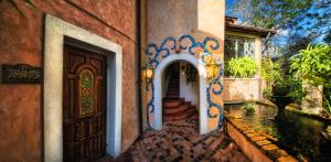 Сад в Little Arches Boutique Hotel - Adults Only