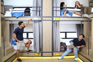 Palanda nebo palandy na pokoji v ubytování Lub d Manila Makati - Central Makati, Near Nightlife