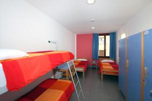 Posteľ alebo postele v izbe v ubytovaní Albergue Trinkete Etxea