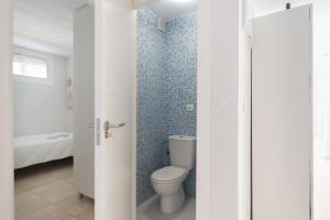 Kúpeľňa v ubytovaní Apartamentos Marta PLAYA + 37 fotografií