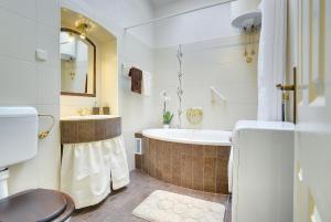 Kúpeľňa v ubytovaní Holiday Home Ruža + 36 fotografií