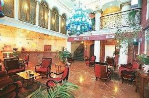 Addar Hotel tesisinde lobi veya resepsiyon alanı