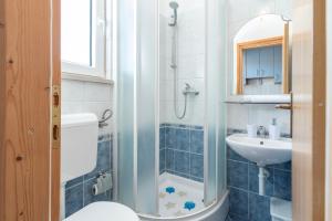 Koupelna v ubytování Apartments Ivana-Gustirna