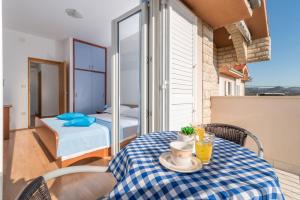 Balkón nebo terasa v ubytování Apartments Ivana-Gustirna