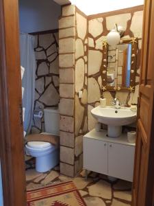 A bathroom at P&M House Még 27 kép