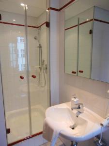Koupelna v ubytování Kolping-Hotel