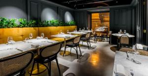 Casa Ellul - Small Luxury Hotels of the World tesisinde bir restoran veya yemek mekanı