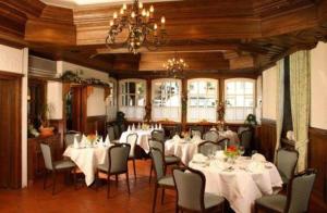 Restorāns vai citas vietas, kur ieturēt maltīti, naktsmītnē Landhotel Lippischer Hof