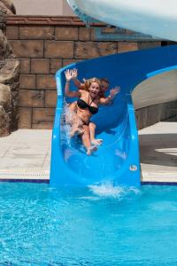 Bazén v ubytování Monart City Hotel - All Inclusive Plus nebo v jeho okolí