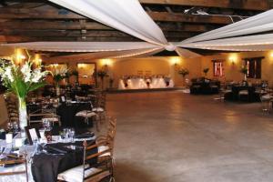 En restaurang eller annat matställe på Tava Lingwe Game Lodge & Wedding Venue