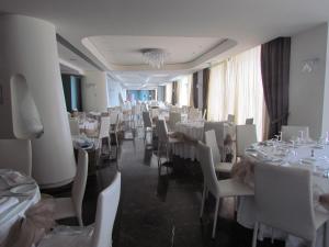 Restaurace v ubytování Main Palace Hotel