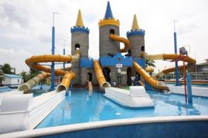 Bassein majutusasutuses Hotel Splash Inn või selle lähedal